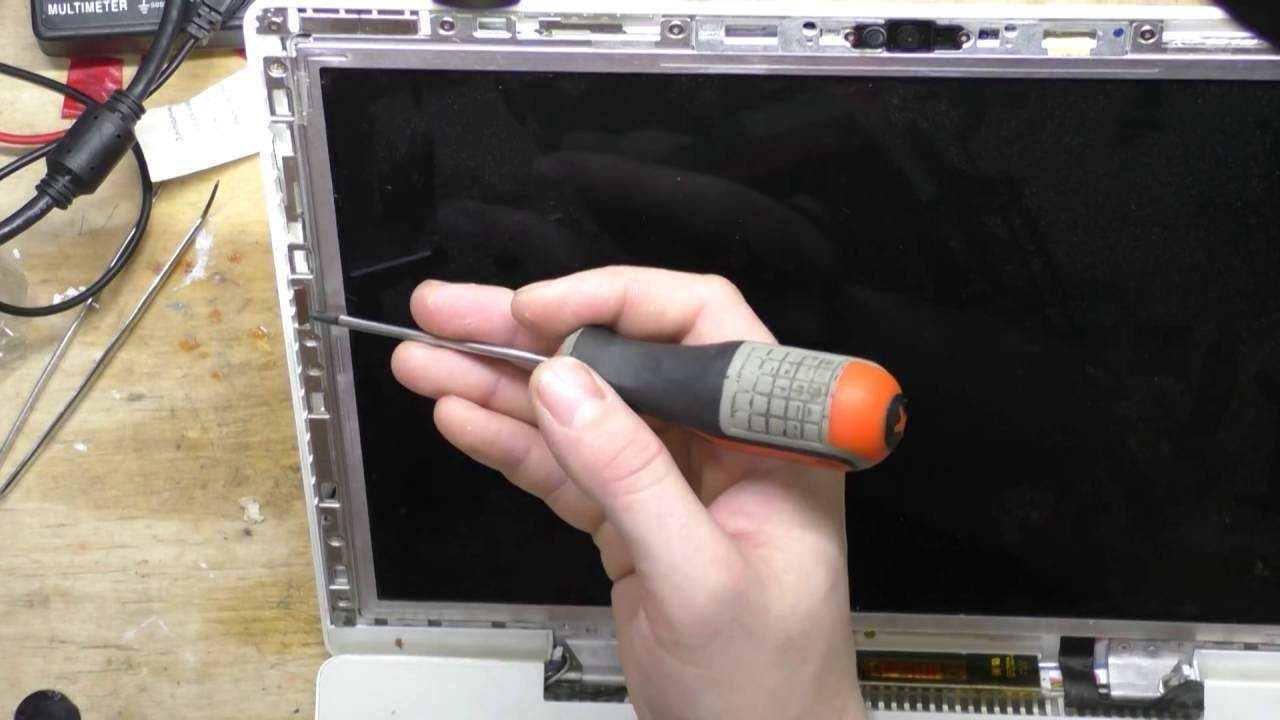 Что делать с черным экраном при включении ноутбука Леново